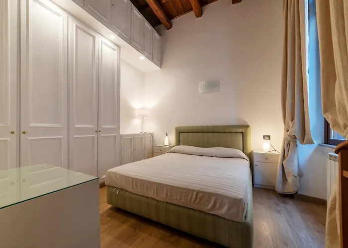 Apartment Guesthost - Piazza Di Spagna Elegant Rom