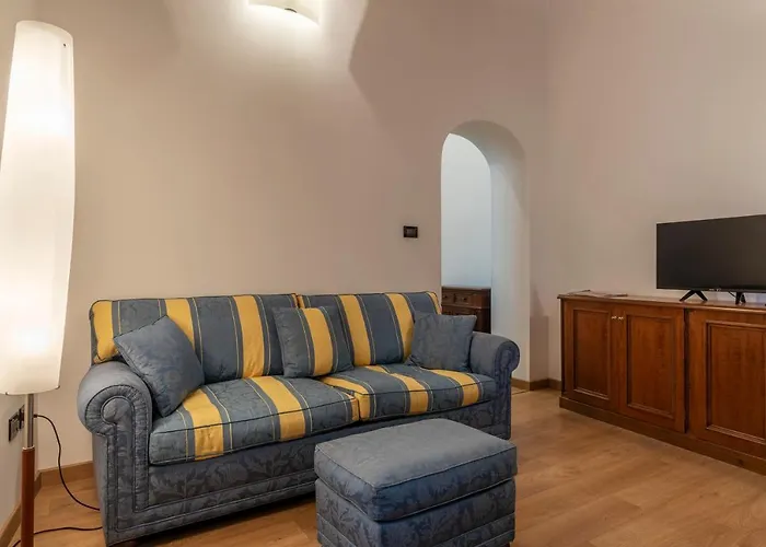 Guesthost - Piazza Di Spagna Elegant Apartamento Roma